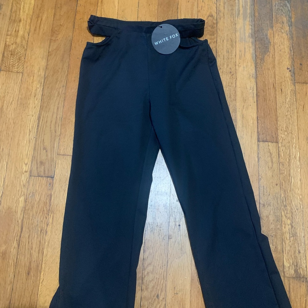 White fox boutique cut off pants Size S